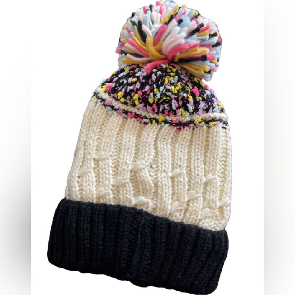 ✨Like New✨VINCE CAMUTO Fleece Lined Popcorn Stripe Pom Pom Beanie